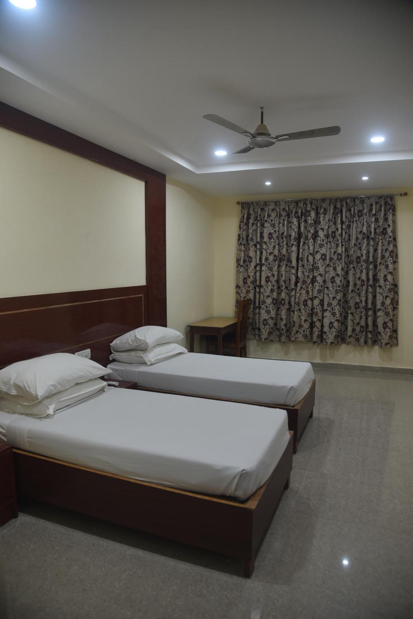 Indo Hokke Hotel Rajgir Bagian luar foto