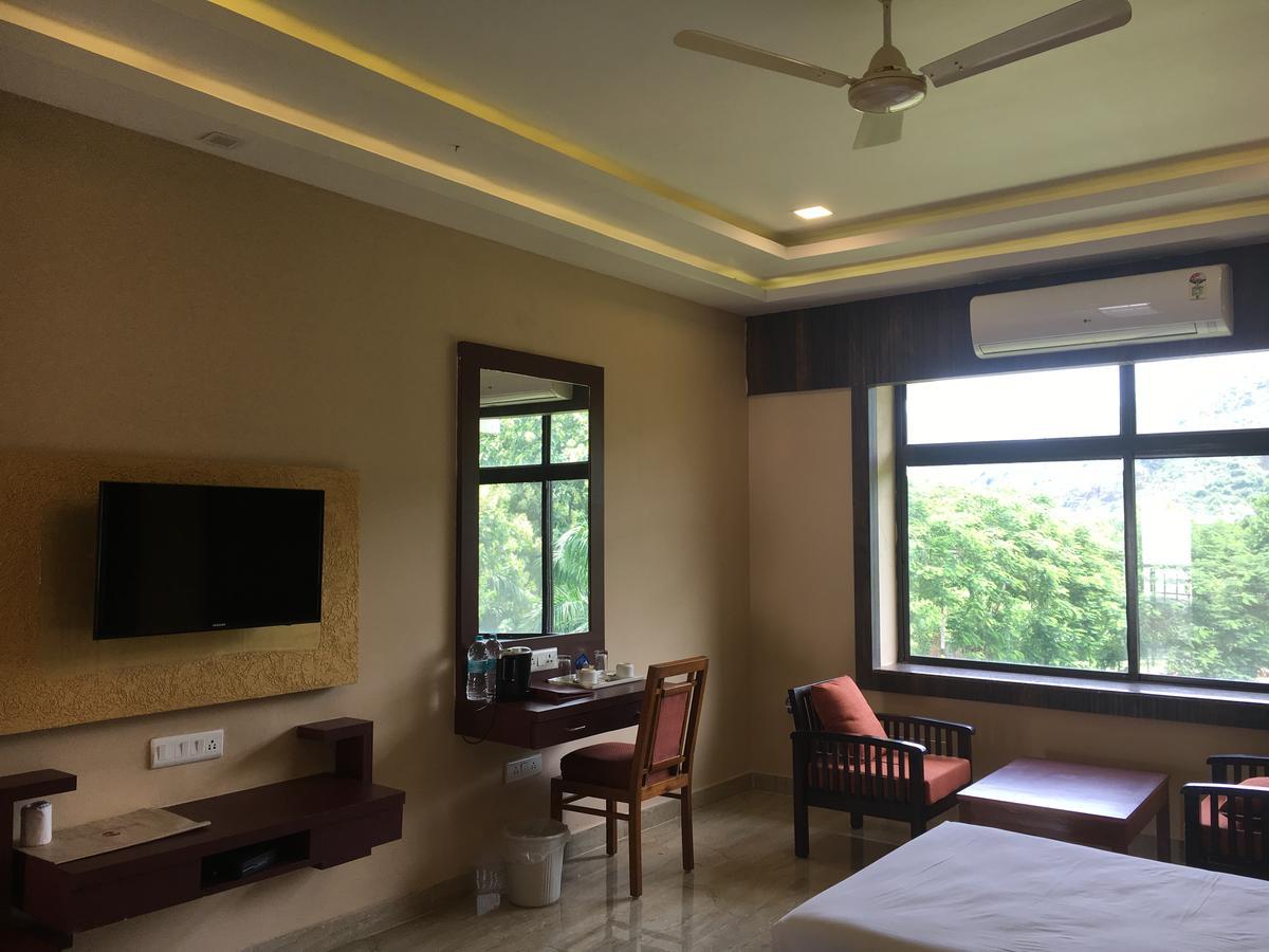 Indo Hokke Hotel Rajgir Bagian luar foto